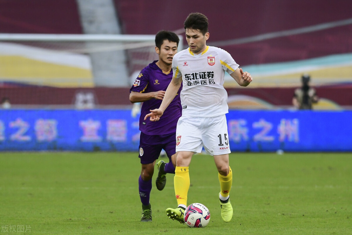 瓦伦西亚训练开放日，集结日主帅复盘引欢呼，欧联在即，医务组通报恢复的简单介绍